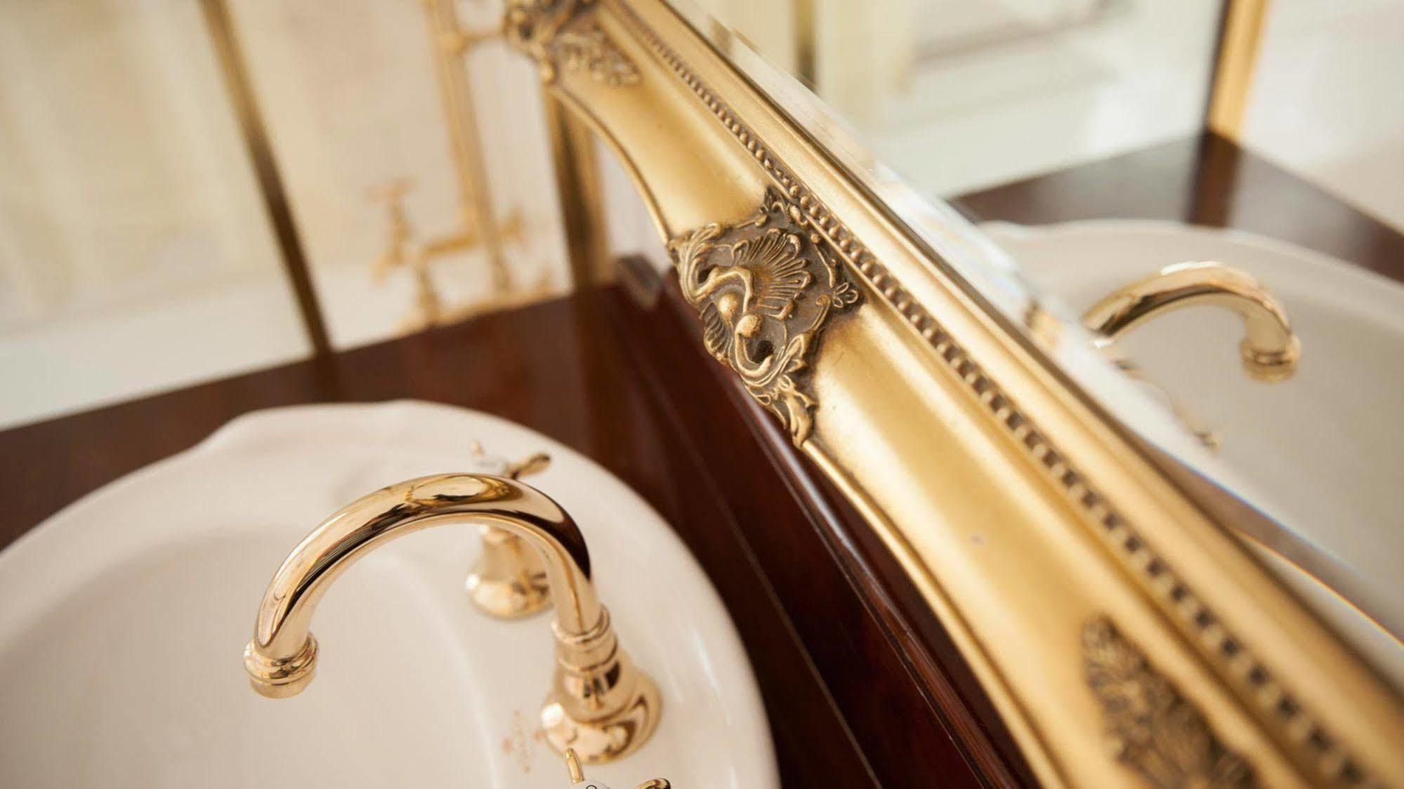 Cobb & Co Court Boutique Hotel Маджи Екстериор снимка